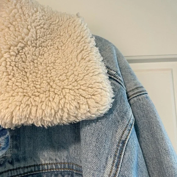 Free People Light Blue Jean Jacket with Cream Collar - Picture 4 of 7